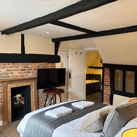 The Half Moon Inn Woking Exteriér fotografie